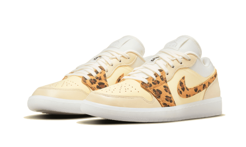 Alternative view of Air Jordan 1 Low SNKRS Day