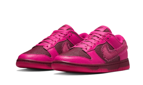 Alternative view of Nike Dunk Low Valentines Day (2022)