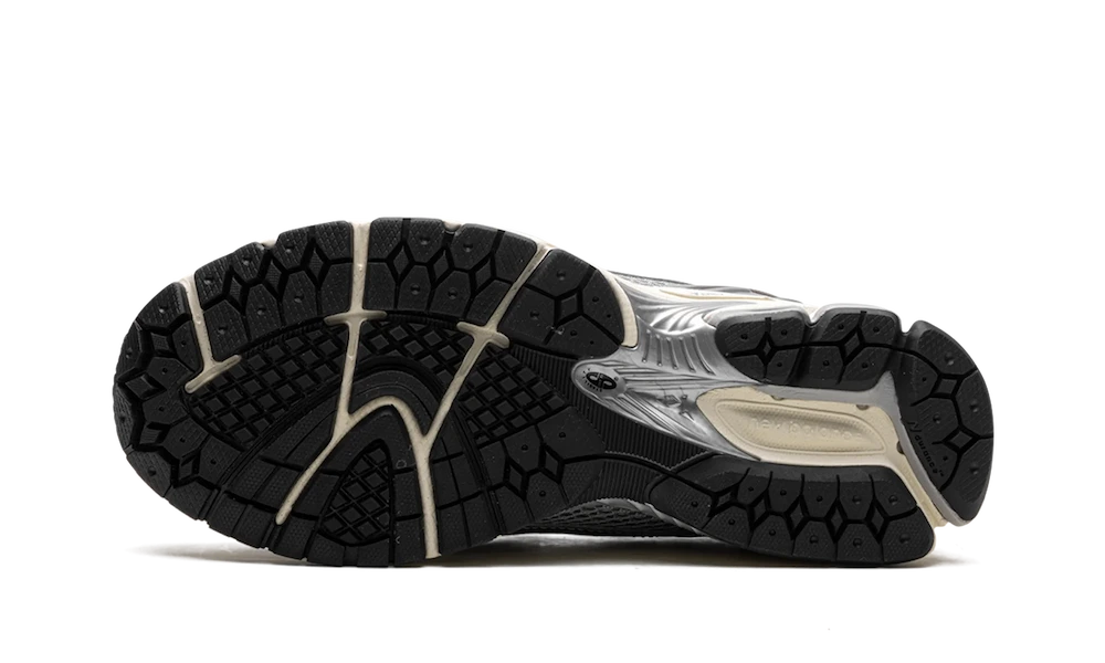 New Balance 1906L Metallic Silver - Image 4