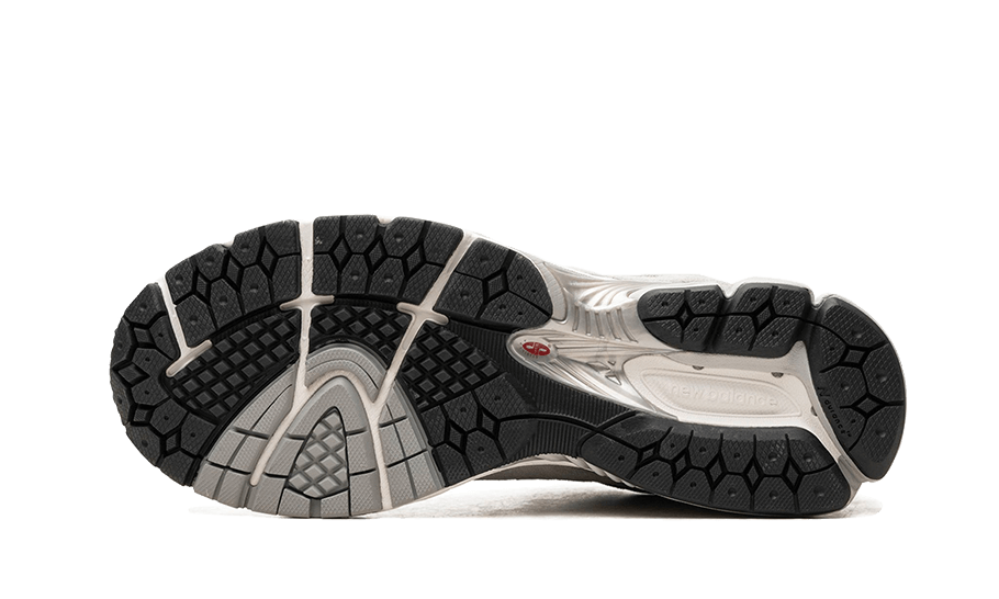New Balance 2002R Gore-Tex Concrete - Image 4