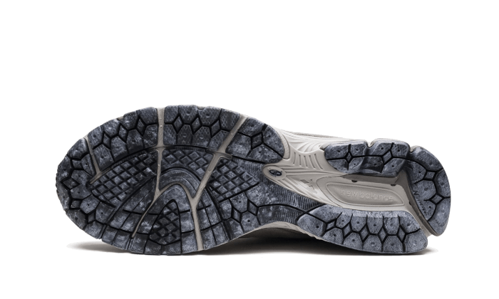 New Balance 2002R Gore-Tex Light Grey - Image 4