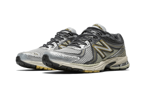 Alternative view of New Balance 860 V2 Earth