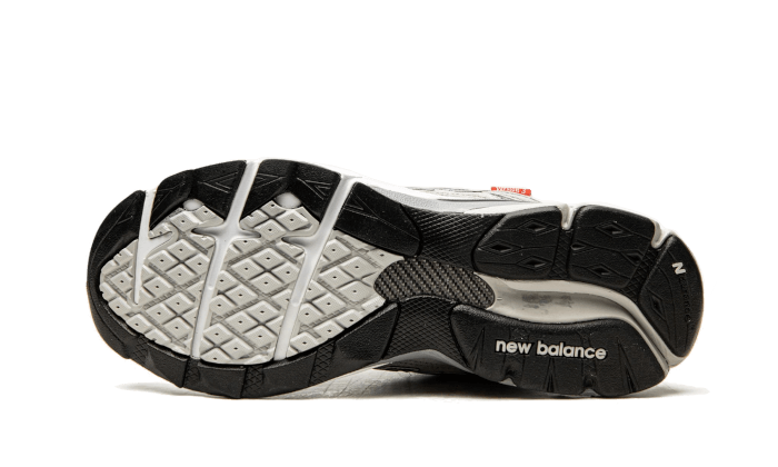 New Balance 990 v3 Grey - Image 4