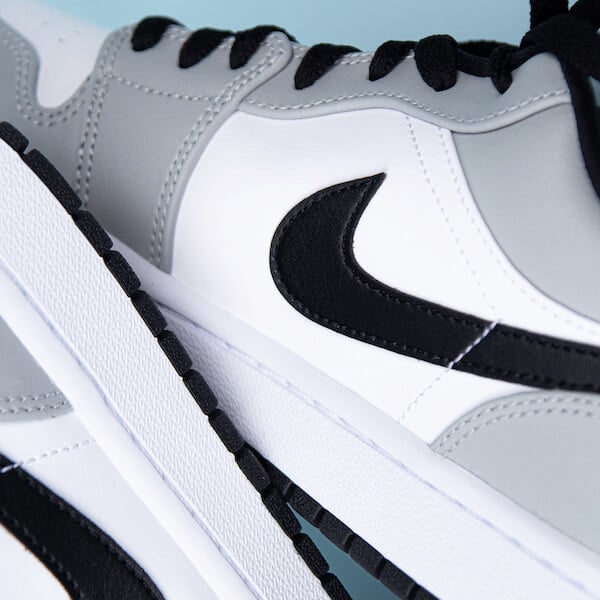 Air Jordan 1 Low Light Smoke Grey - Image 4