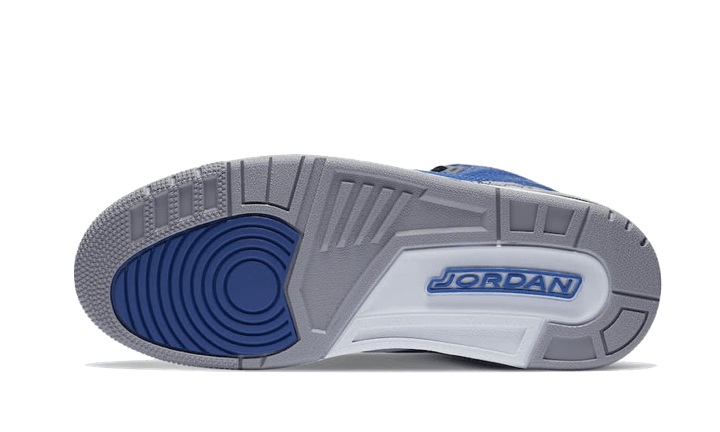 Air Jordan 3 Retro Varsity Royal - Image 4