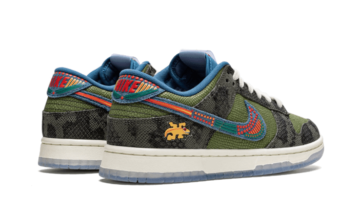 Nike Dunk Low Siempre Familia - Image 3