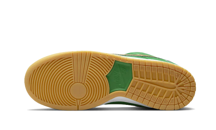 Nike SB Dunk Low Pro St. Patrick's Day (2022) - Image 3