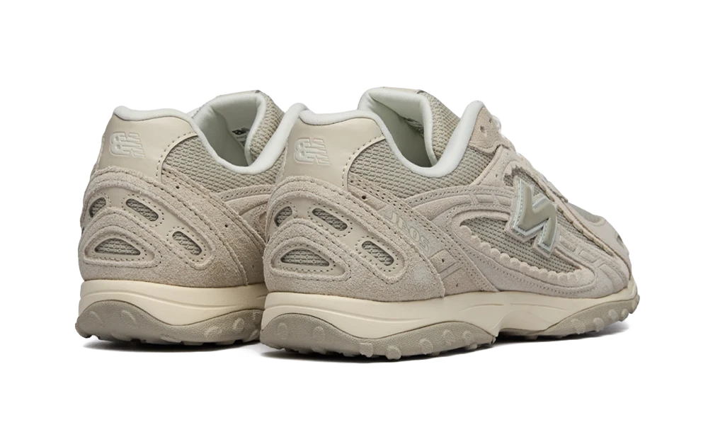 New Balance 204L Sea Salt Linen - Image 3