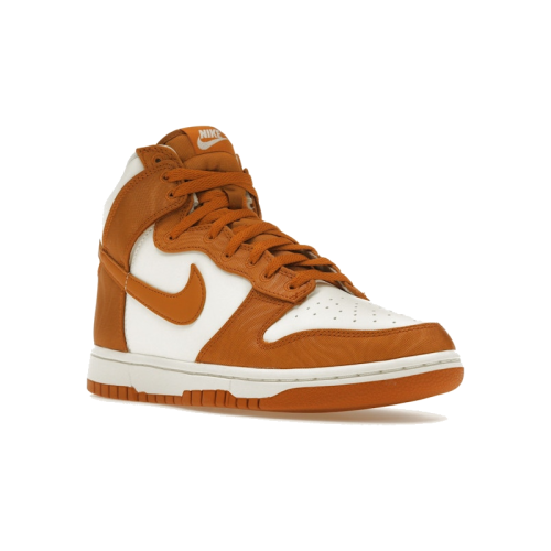 Alternative view of Nike Dunk High Monarch