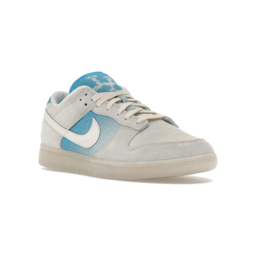 Alternative view of Nike Dunk Low SE LA