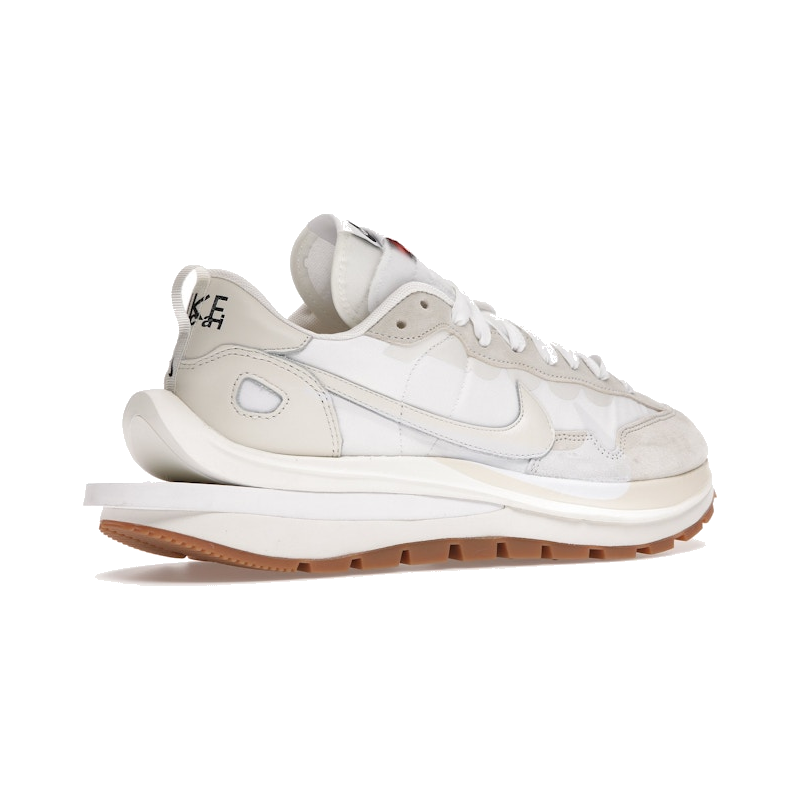Nike Vaporwaffle sacai Sail Gum - Image 10