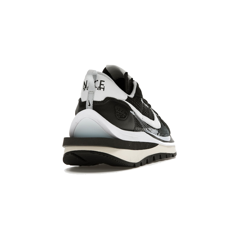 Nike Vaporwaffle sacai Black White - Image 9