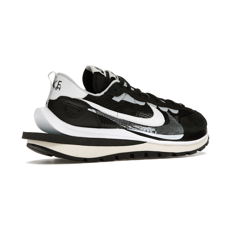Nike Vaporwaffle sacai Black White - Image 10