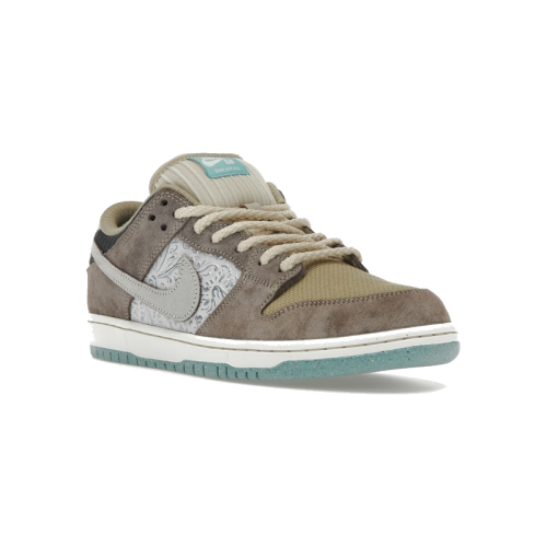 Alternative view of Nike SB Dunk Low Big Money Savings