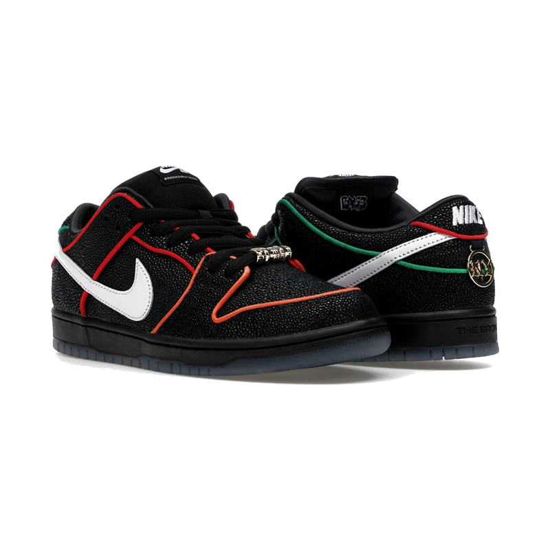 Nike SB Dunk Low Bronx Girls Skate - Image 2