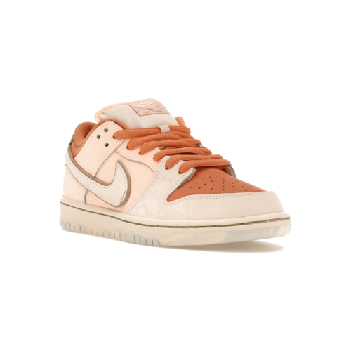 Alternative view of Nike SB Dunk Low Trocadéro Gardens