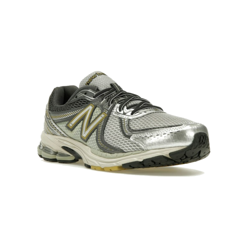 Alternative view of New Balance 860v2 Earth